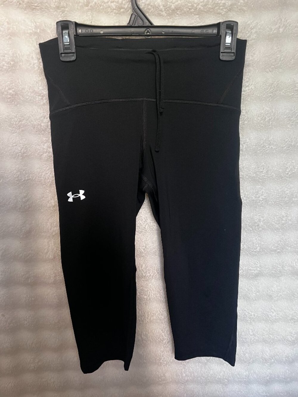 Under Armour Women's Black Compression Crop Leggings